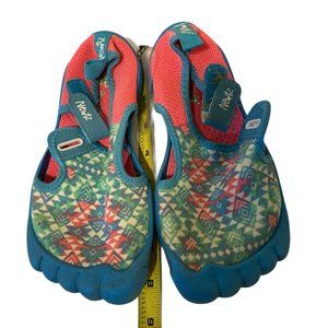Newtz Water Shoes 6 Girls Youth pink blue